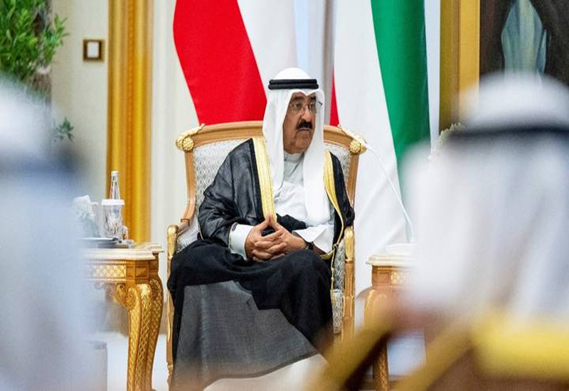 Эмир Кувейта распустил парламент и приостановил ряд положений конституции