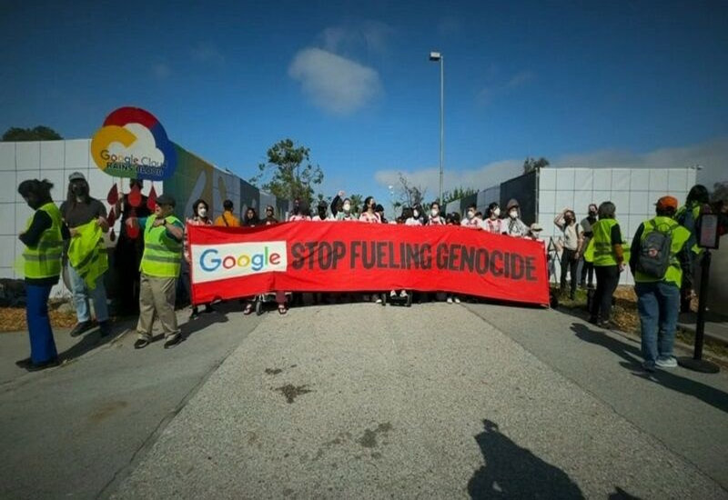 Сотни протестующих против войны в Газе сидят перед конференцией Google