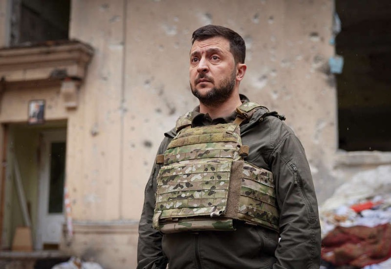 Зеленский назвал тяжелой ситуацию для украинских войск в Донбассе