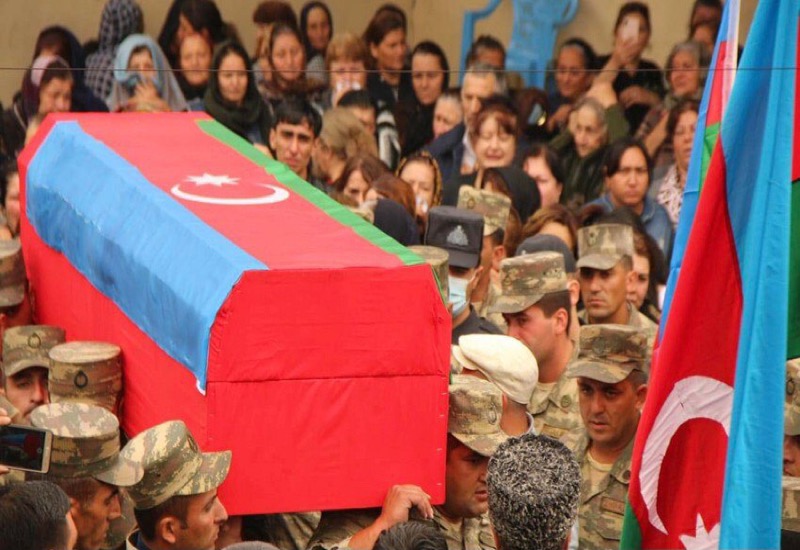 В результате обстрелов армяными позиций Азербайджанской армии в Лачыне погиб военнослужащий