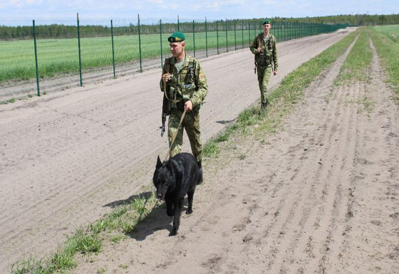 В Белоруссии заявили, что украинские силы взорвали пограничные мосты и заминировали дороги