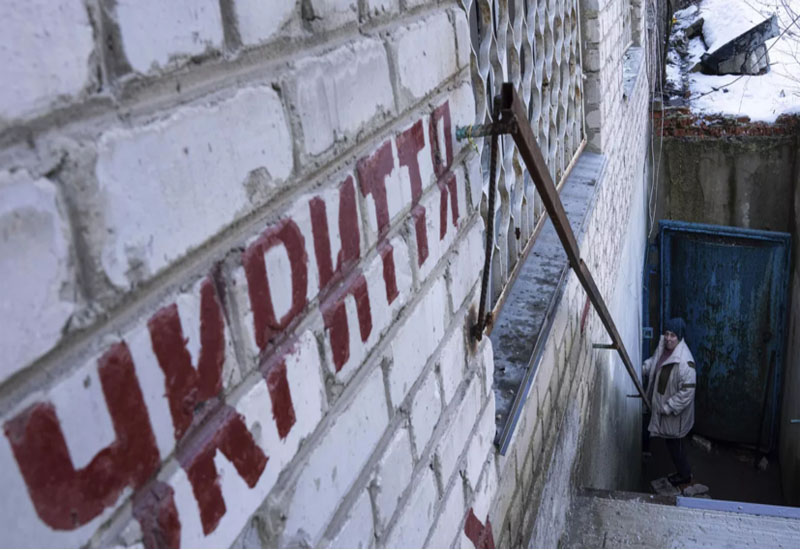 Власти Украины назвали ситуацию с бомбоубежищами в Киеве критической