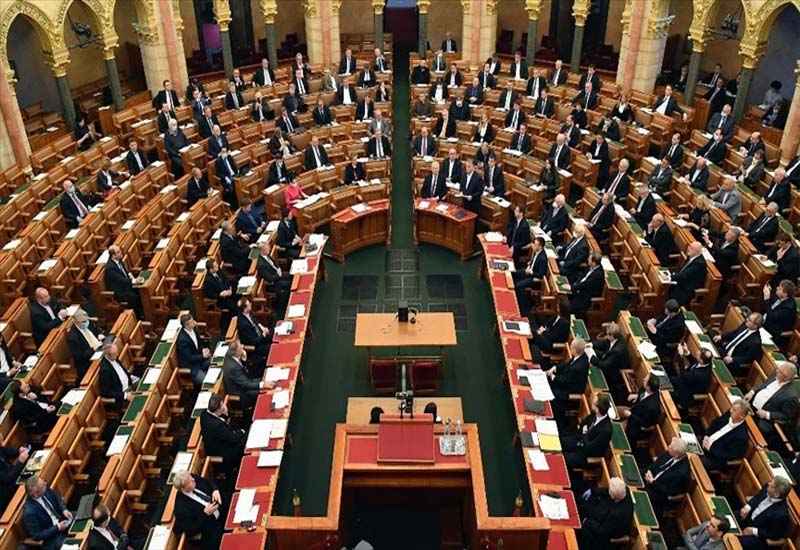 Парламент Венгрии отложил ратификацию членства Швеции в НАТО до осени