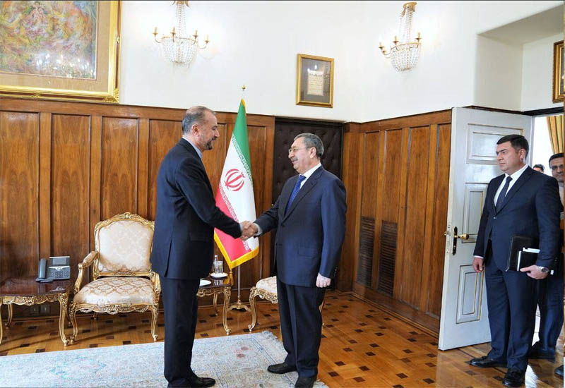 Глава МИД Ирана: Тегеран хочет развивать связи с Баку