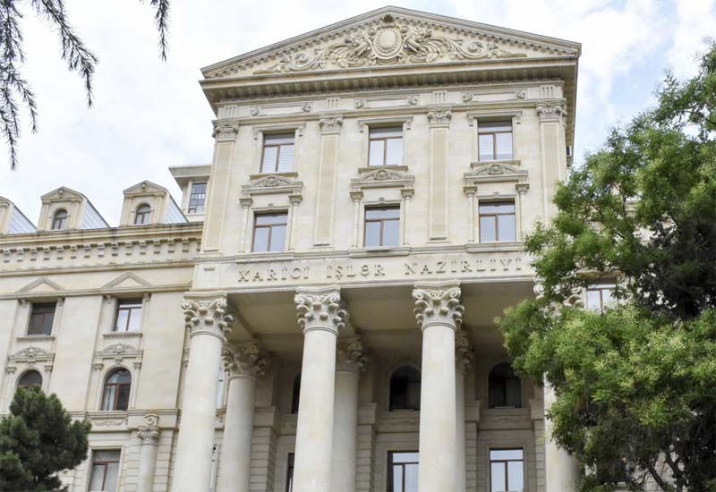 В Баку решительно осудили необоснованные обвинения Макрона в адрес Азербайджана в Гранаде