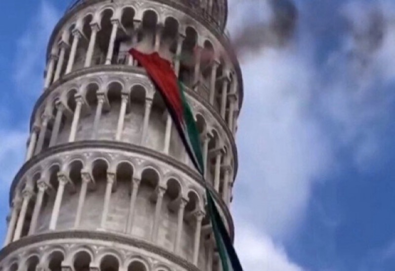 Итальянские студенты вывесили стяг Палестины на Пизанской башне