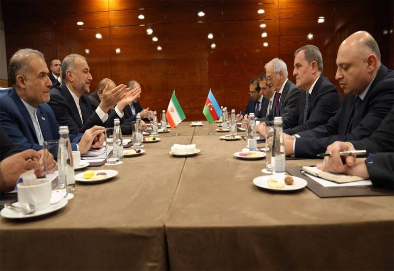 Министры иностранных дел Ирана и Азербайджана провели встречу