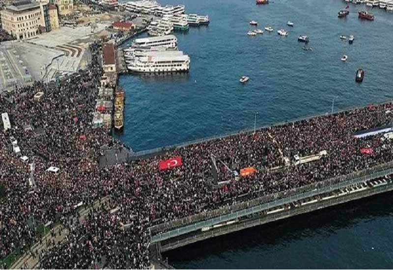 В Стамбуле проходит марш солидарности с жителями сектора Газа