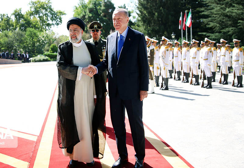 Президент Турции встретил президента Ирана