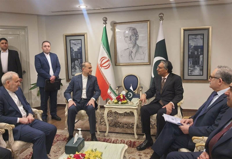 Главы МИД Ирана и Пакистана провели двусторонние переговоры в Исламабаде