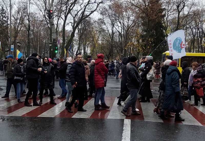 Антипрививочники перекрыли улицы Киева - ВИДЕО