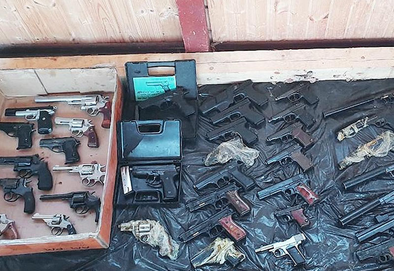 На границе Казахстана с Кыргызстаном обнаружен тайник с оружием