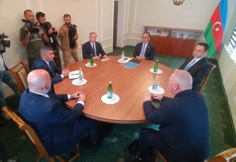 Началась встреча представителей властей Азербайджана и армянских жителей Карабаха