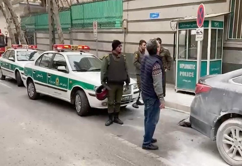 Посольство Азербайджана в Тегеране подверглось вооруженному нападению, есть погибший