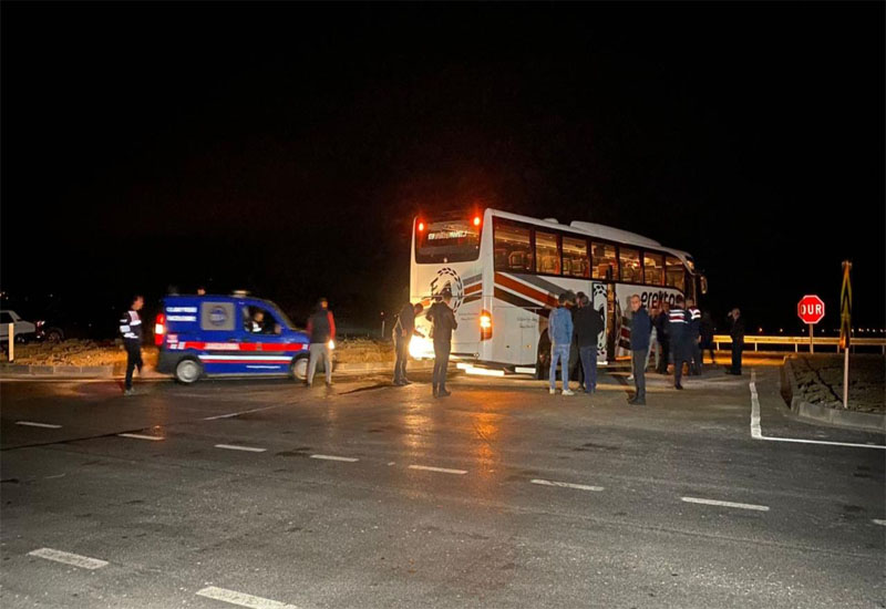 Неизвестный обстрелял автобус с пассажирами в Турции